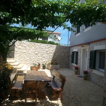 Apartment Jartic Betina  Εξωτερικό φωτογραφία